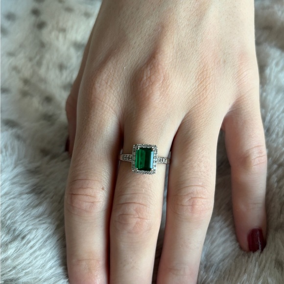 Sterling Silver Pave White Sapphire & Lab Green Emerald Ring Size 9 - Picture 2 of 5